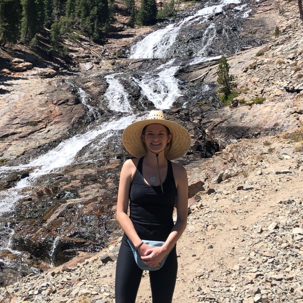 Meet your Posher, Hayley